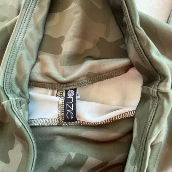 Onzie Moss Camo Leggings. High waist. Army green. S/M - Picture 8 of 13